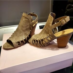 Womens Size 12 Faux Leather Heeled Sandal